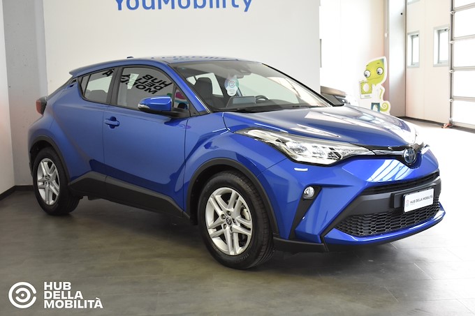 TOYOTA C-HR 1.8 Hybrid E-CVT Business